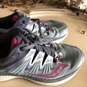 Women's Triumph ISO 4 - Running Shoes | Saucony -